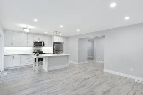61 Vienna Road, Tillsonburg, ON N4G 0J6