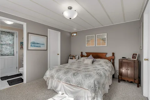 17 ELM Street, Greater Napanee, ON K7R 0E9