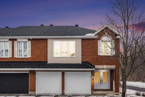 219 Gladeview Pt, Blossom Park - Airport and Area, ON K1T 4A7