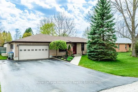 4 Ducharme Crescent, Bluewater, ON N0M 1G0