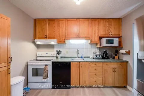 4 Ducharme Crescent, Bluewater, ON N0M 1G0