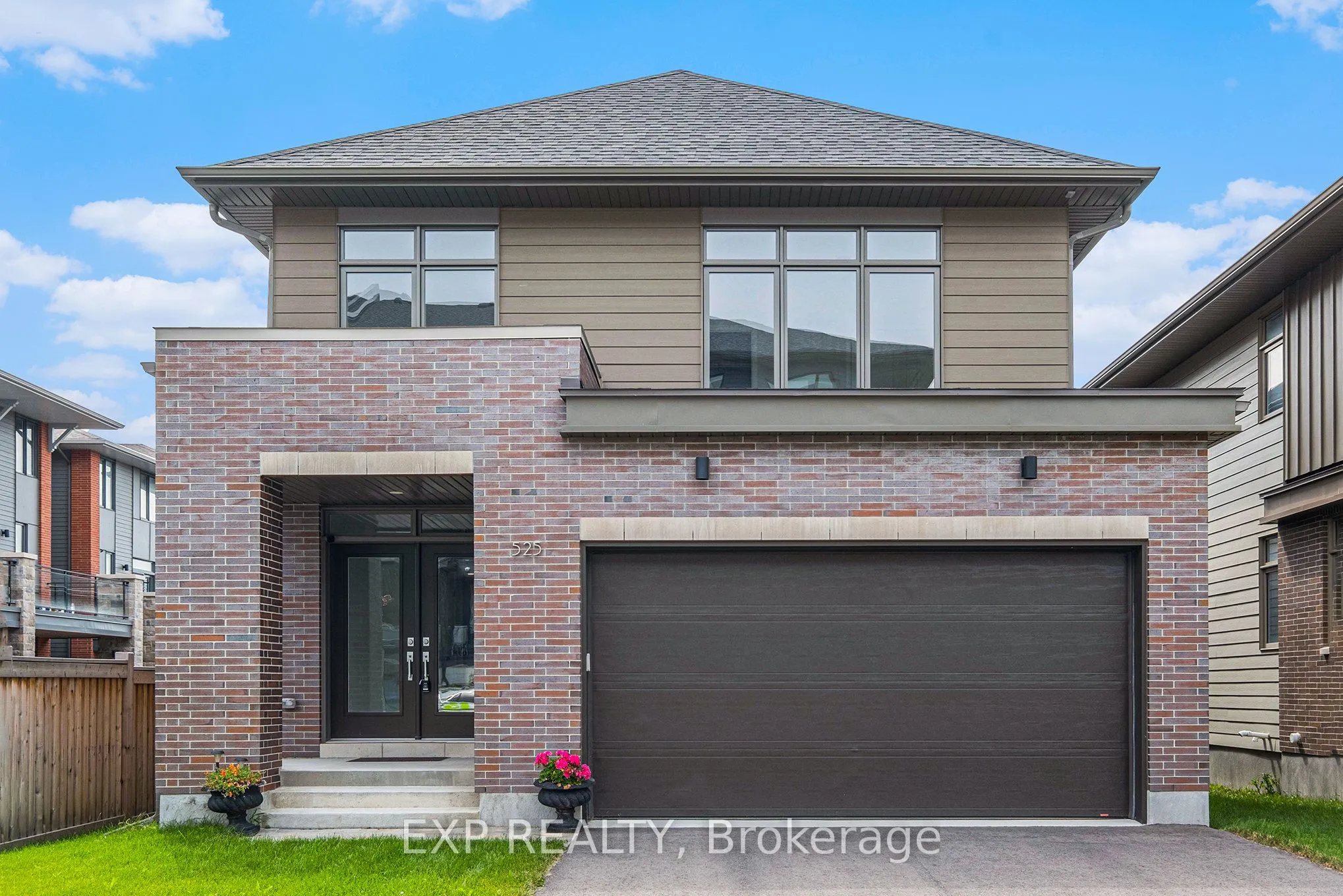 525 Pimiwidon Street, Manor Park - Cardinal Glen and Area, ON K1K 5A1