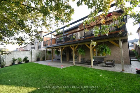 259 Mother&apos;s St, Hamilton, ON L9B 0E2