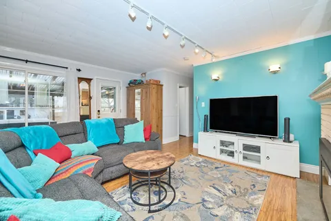 265 Clarence St, Port Colborne, ON L3K 3G7
