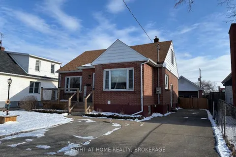 240 Wallace Ave, Welland, ON L3B 1R6