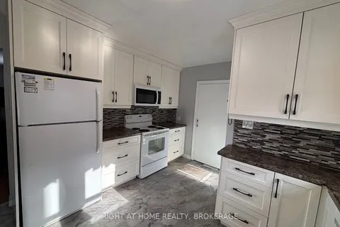 240 Wallace Ave, Welland, ON L3B 1R6
