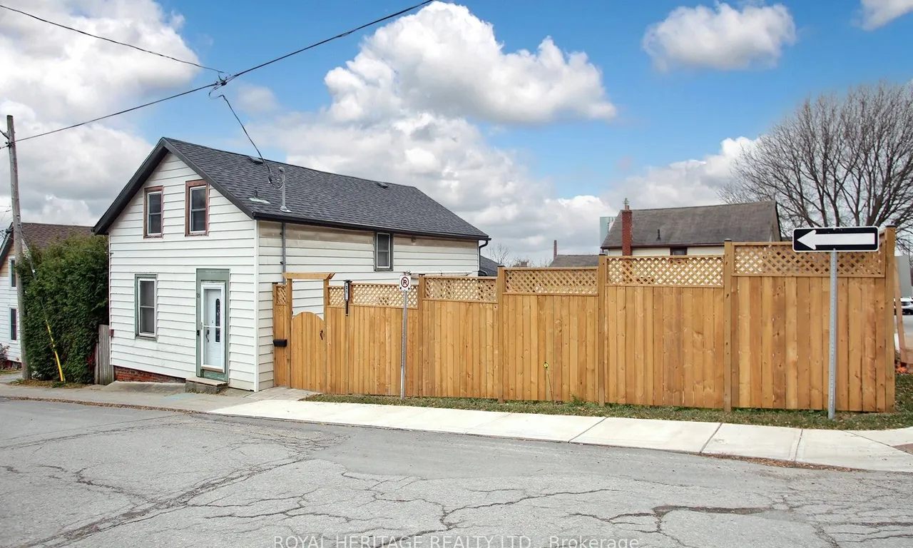 21 Park St, Port Hope, ON L1A 1B9