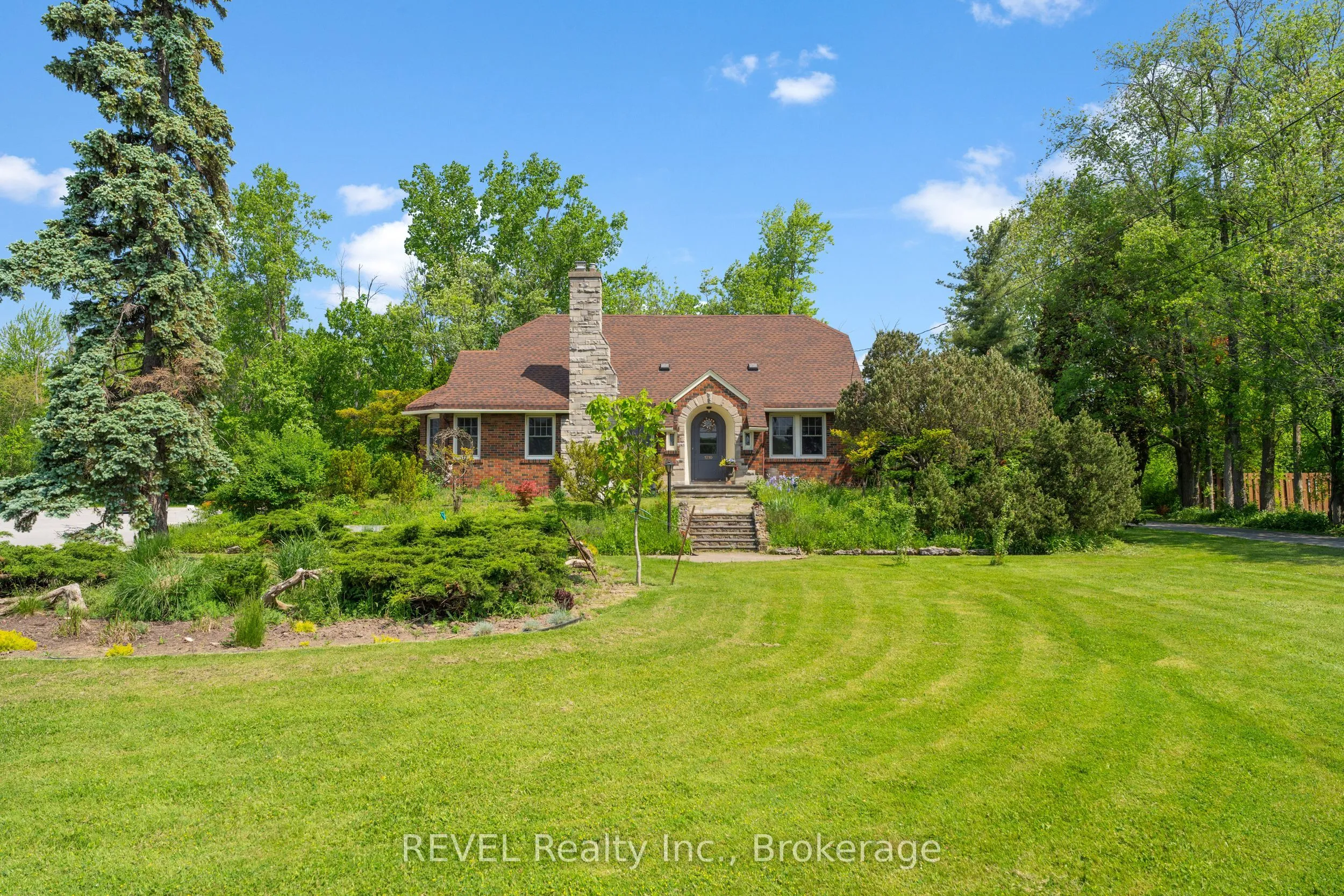 1210 Garrison Road, Fort Erie, ON L2A 1P1