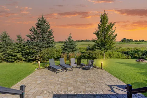 9471 Sideroad 17 Road, ON N0B 1Z0