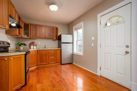 209 Weir Street, Hamilton, ON L8H 5G2