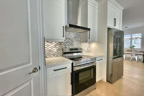 2149 Linkway Blvd, London, ON N6K 0K8