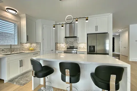 2149 Linkway Blvd, London, ON N6K 0K8