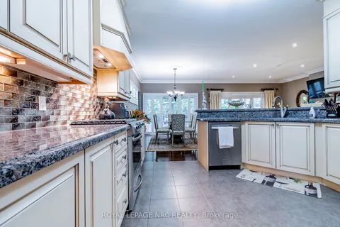 43 Cherry Ridge Boulevard, Pelham, ON L0S 1C0