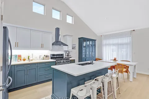 250 Hill St, Central Elgin, ON N5L 1J8
