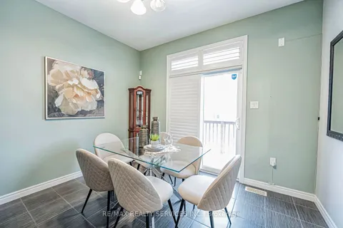 26 Winslow Way, Hamilton, ON L8J 0G9