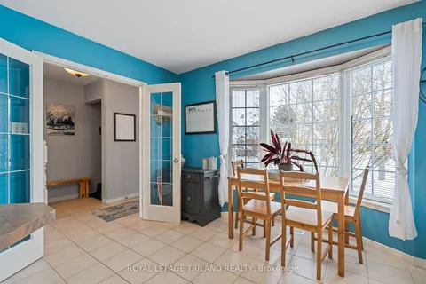 12 Roman Cres, London, ON N5V 4W5