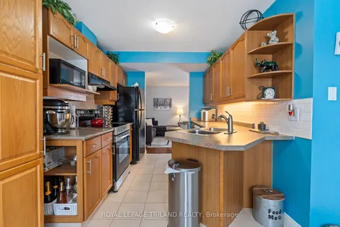 12 Roman Cres, London, ON N5V 4W5