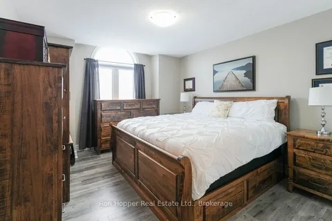 1890 6th Ave, Owen Sound, ON N4K 5H9