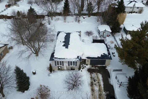 425 Clyde St, Wellington North, ON N0G 2L3