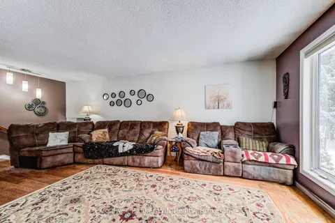 425 Clyde St, Wellington North, ON N0G 2L3