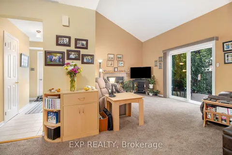 639 Wilkie Dr, Orleans - Cumberland and Area, ON K4A 1R8
