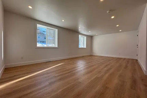 158 Main Street, Huntsville, ON P1H 1X8