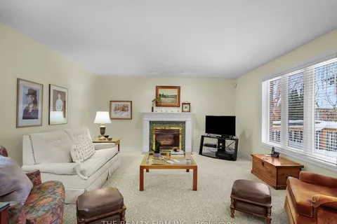 14 Quinella Dr, London, ON N6K 4H3