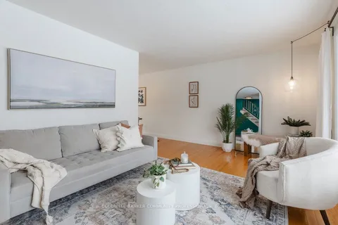 7 Eldorado Crt, Hamilton, ON L9C 2R1