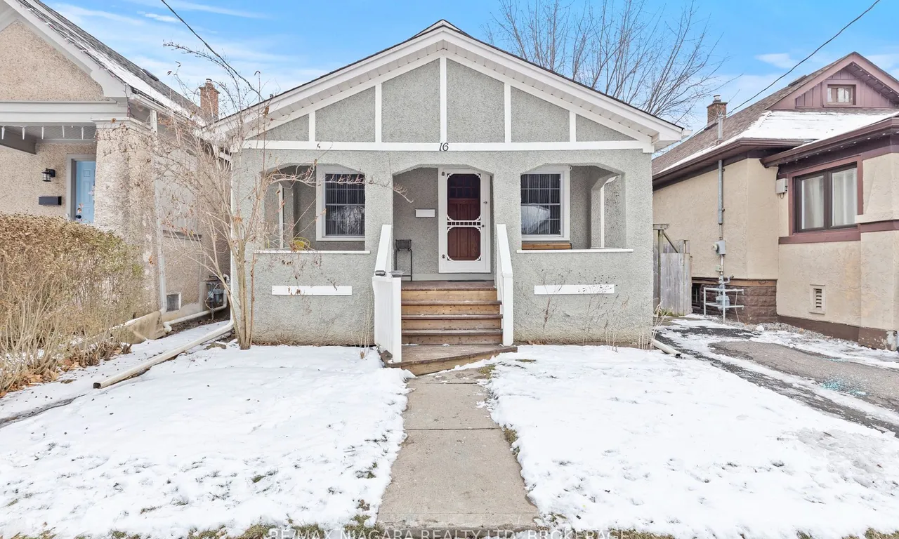 16 St Patrick St, St. Catharines, ON L2R 1J6