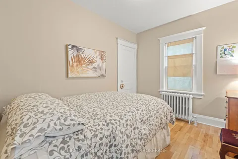 16 St Patrick St, St. Catharines, ON L2R 1J6
