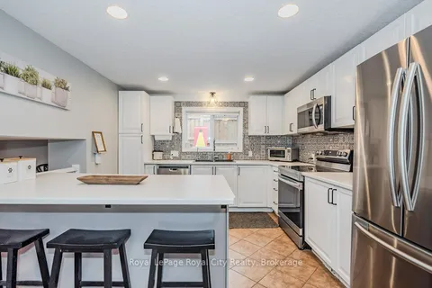 14 Primrose Lane, Guelph, ON N1H 7V4