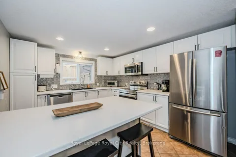 14 Primrose Lane, Guelph, ON N1H 7V4