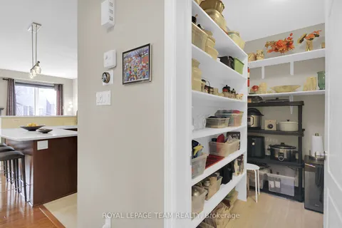 209 Harthill Way, Barrhaven, ON K2J 0P1