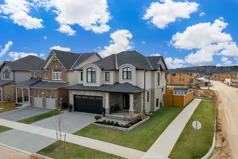 22 Swan Avenue Ave, Pelham, ON L0S 1E6