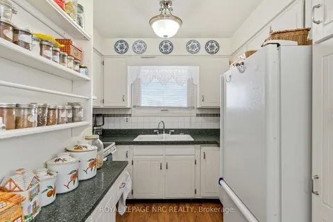 1626 7th St, St. Catharines, ON L2R 6P9