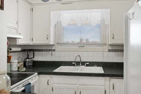 1626 7th St, St. Catharines, ON L2R 6P9