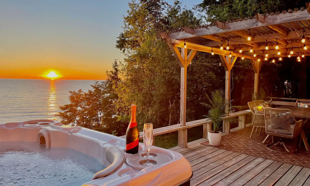 74453 Woodland Dr, Bluewater, ON N0M 1G0