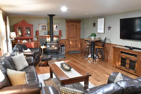 1024 PRENTISKOKA HEIGHTS Rd, Minden Hills, ON K0M 2K0