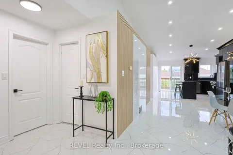 8414 Atack Crt, Niagara Falls, ON L2H 3N4