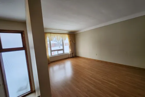 6684 Winston Street, Niagara Falls, ON L2G 5G3