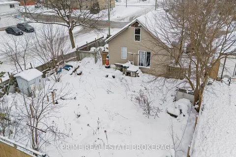 346 Thompson Rd, London, ON N5Z 2Z5