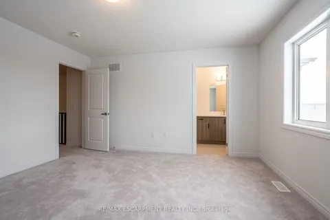 17 Prest Way, Centre Wellington, ON N1M 0K4