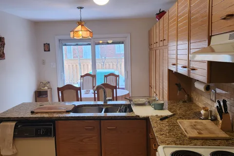31 Dossetter Way, Hunt Club - South Keys and Area, ON K1G 4S3