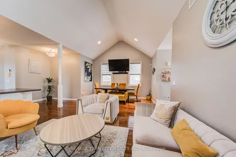 660 Zermatt Dr, Waterloo, ON N2T 2V2