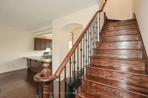 90 Garrison Village Dr, Niagara-on-the-Lake, ON L0S 1J0
