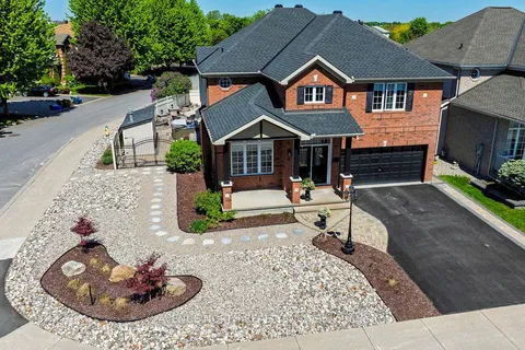 41 Blackshire Circle, Barrhaven, ON K2J 5M2