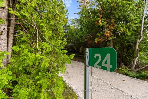 24 Nicholas St, Northern Bruce Peninsula, ON N0H 2R0