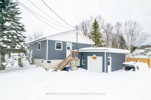 10 Melissa St, Parry Sound, ON P2A 2R5