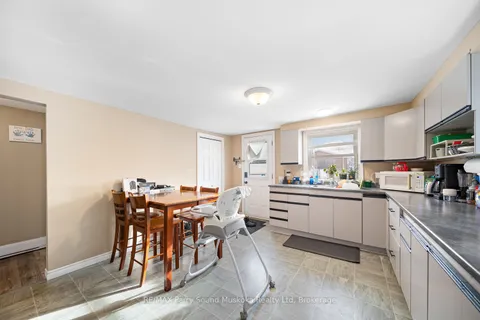 10 Melissa St, Parry Sound, ON P2A 2R5