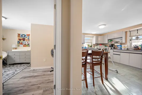 10 Melissa St, Parry Sound, ON P2A 2R5